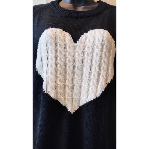 Big White Heart Cable Knit Sweater in Black size M - Picture 3 of 11